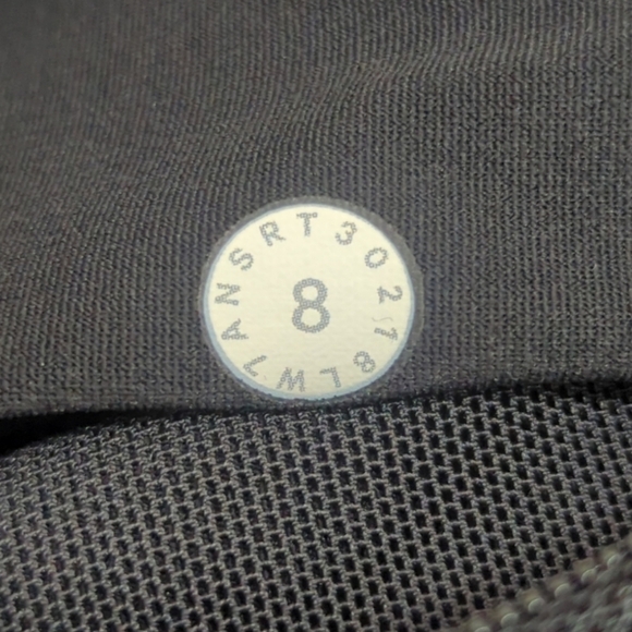 Lululemon Speed Up Shorts - Picture 5 of 8